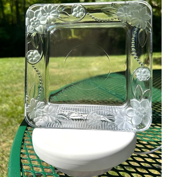 Vintage 5th Avenue Square Clear Crystal Illusions Picture Frame Raised Floral De - Picture 6 of 8